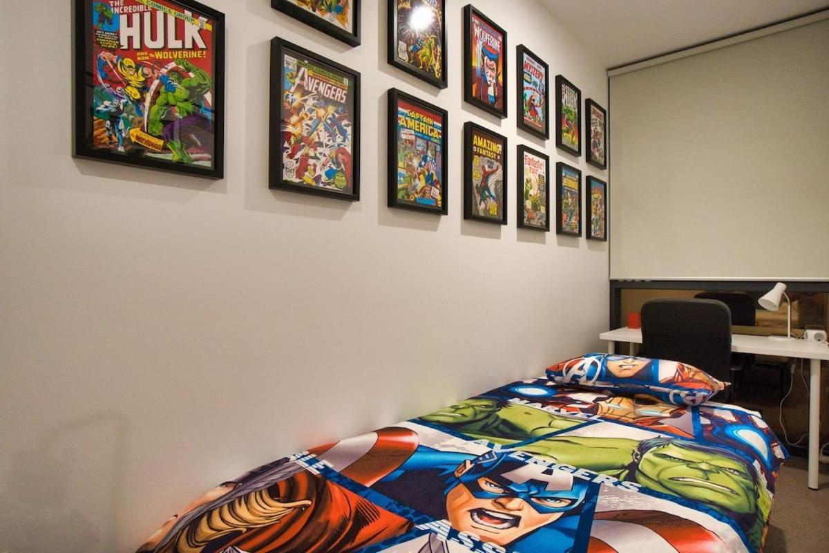 Dc Vs Marvel Theme Ft Arcade Machine Pool Gym Sauna Bbq Appartement Adelaide Buitenkant foto