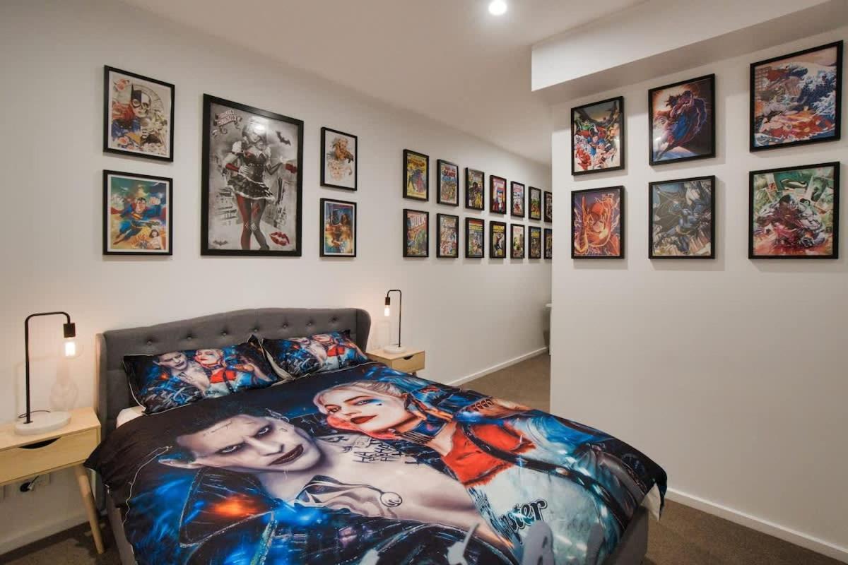 Dc Vs Marvel Theme Ft Arcade Machine Pool Gym Sauna Bbq Appartement Adelaide Buitenkant foto